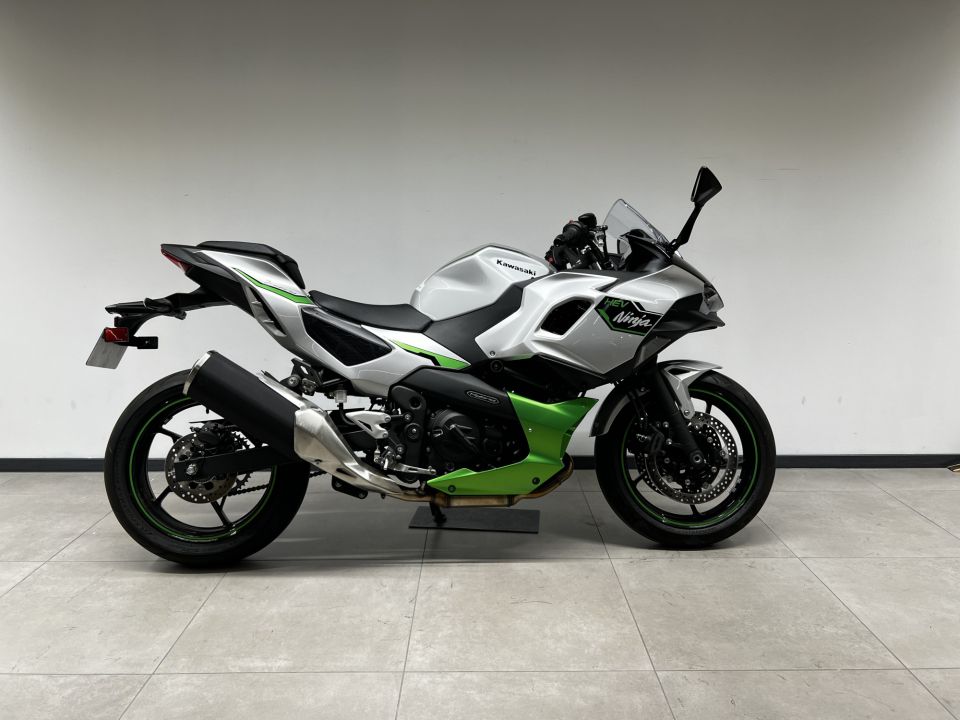 KAWASAKI Ninja 7 Hybrid 4