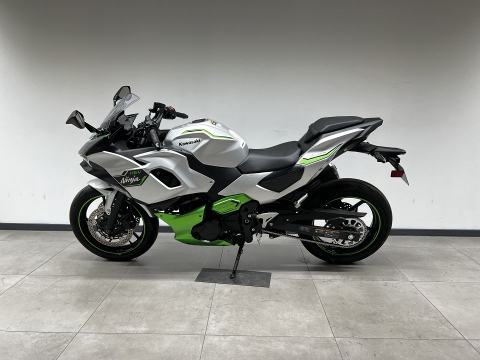KAWASAKI Ninja 7 Hybrid 4
