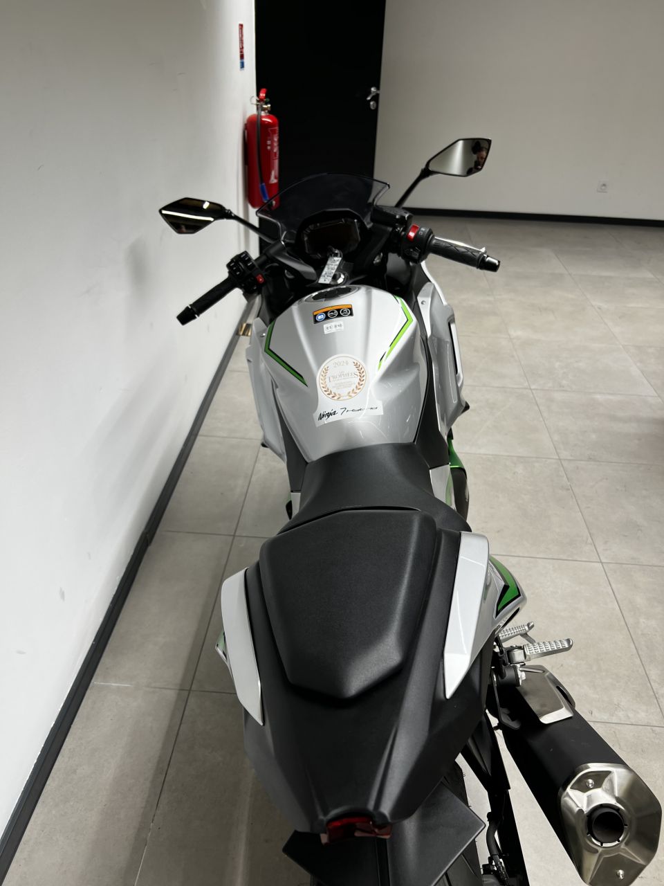 KAWASAKI Ninja 7 Hybrid 4