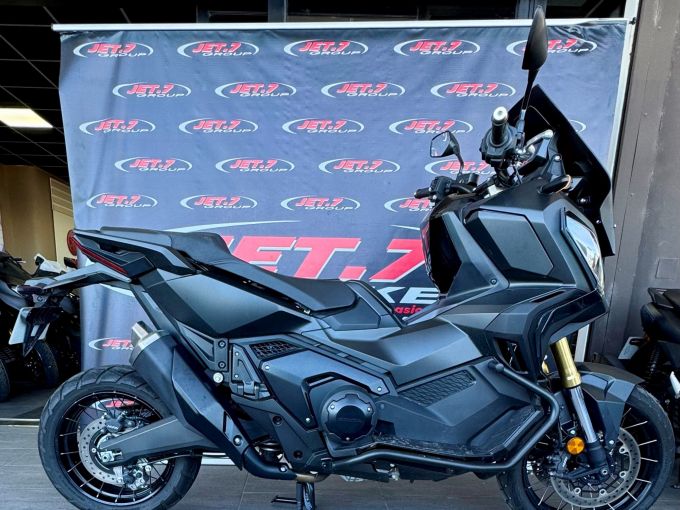 HONDA X-ADV 4