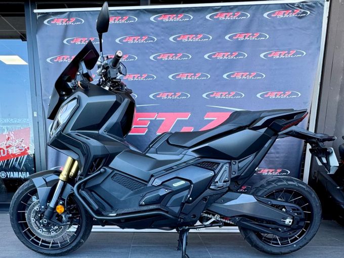 HONDA X-ADV 4