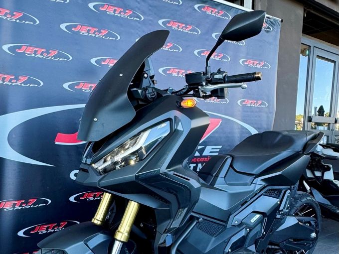HONDA X-ADV 4