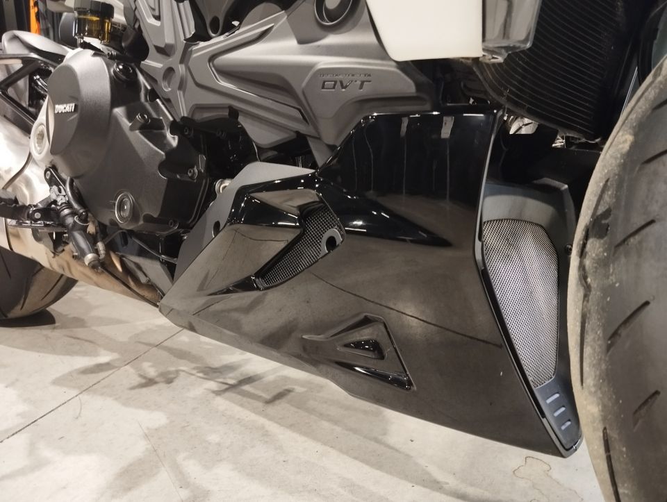 DUCATI Diavel 1260 Lamborghini 4