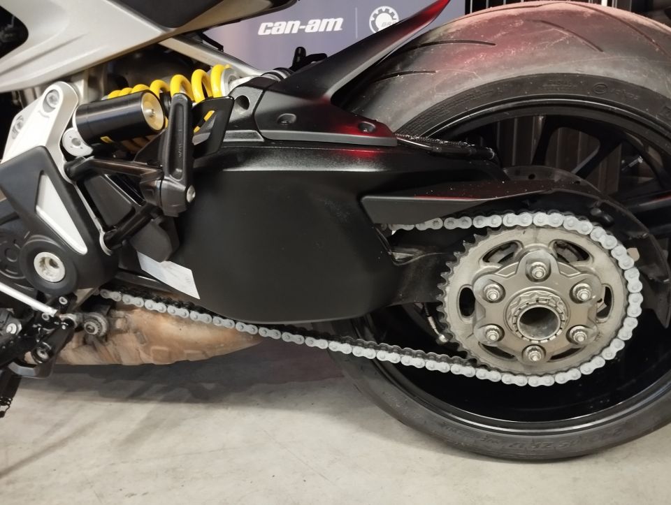 DUCATI Diavel 1260 Lamborghini 4