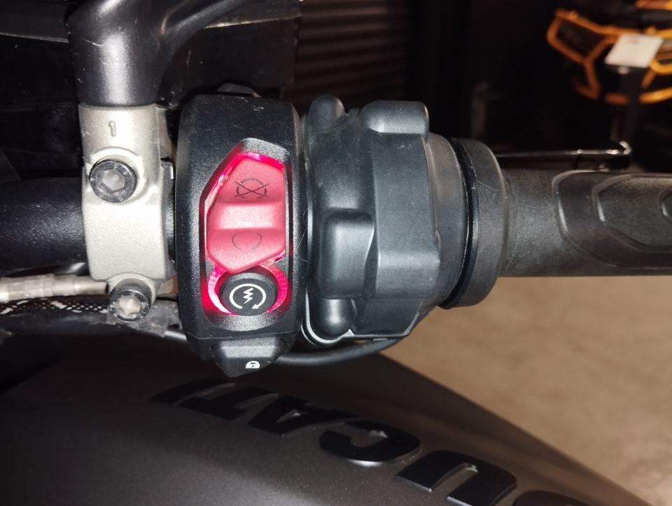 DUCATI Diavel 1260 Lamborghini 4