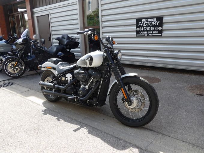 HARLEY-DAVIDSON SOFTAIL STREET BOB 1868 4