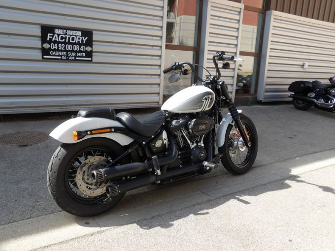 HARLEY-DAVIDSON SOFTAIL STREET BOB 1868 4