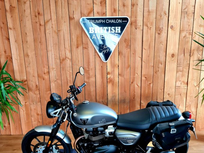 TRIUMPH STREET TWIN  900 4