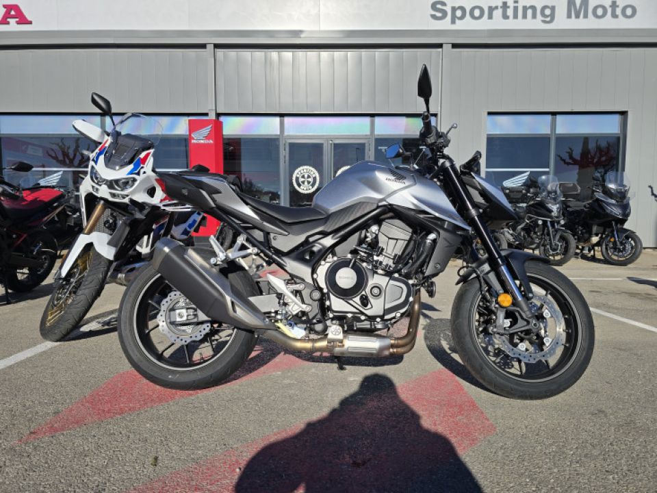 HONDA CB 750 HORNET 4