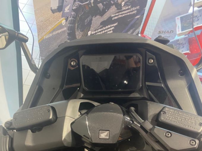 HONDA FORZA 750 4