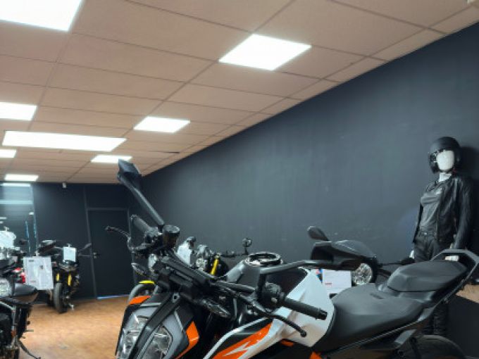 KTM 890 DUKE R 4