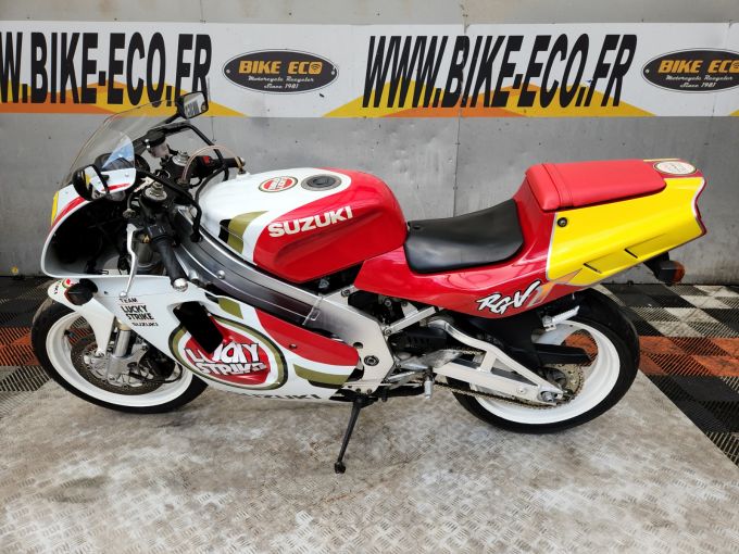 SUZUKI RGV 4