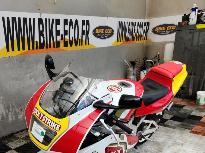 SUZUKI RGV 4