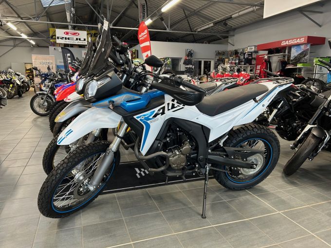 VOGE 300 RALLY 4