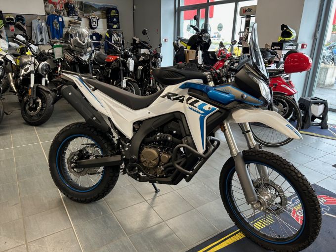 VOGE 300 RALLY 4
