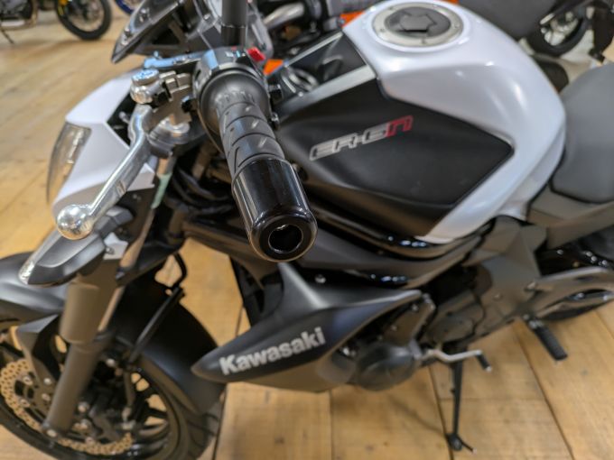 KAWASAKI ER-6 (47.5CV) 4