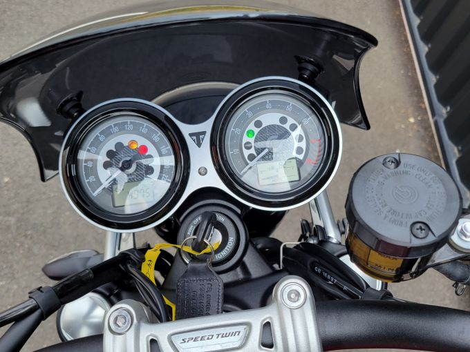 TRIUMPH SPEED TWIN 1200 4