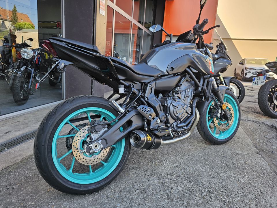 YAMAHA MT-07 (47.5CV) 4