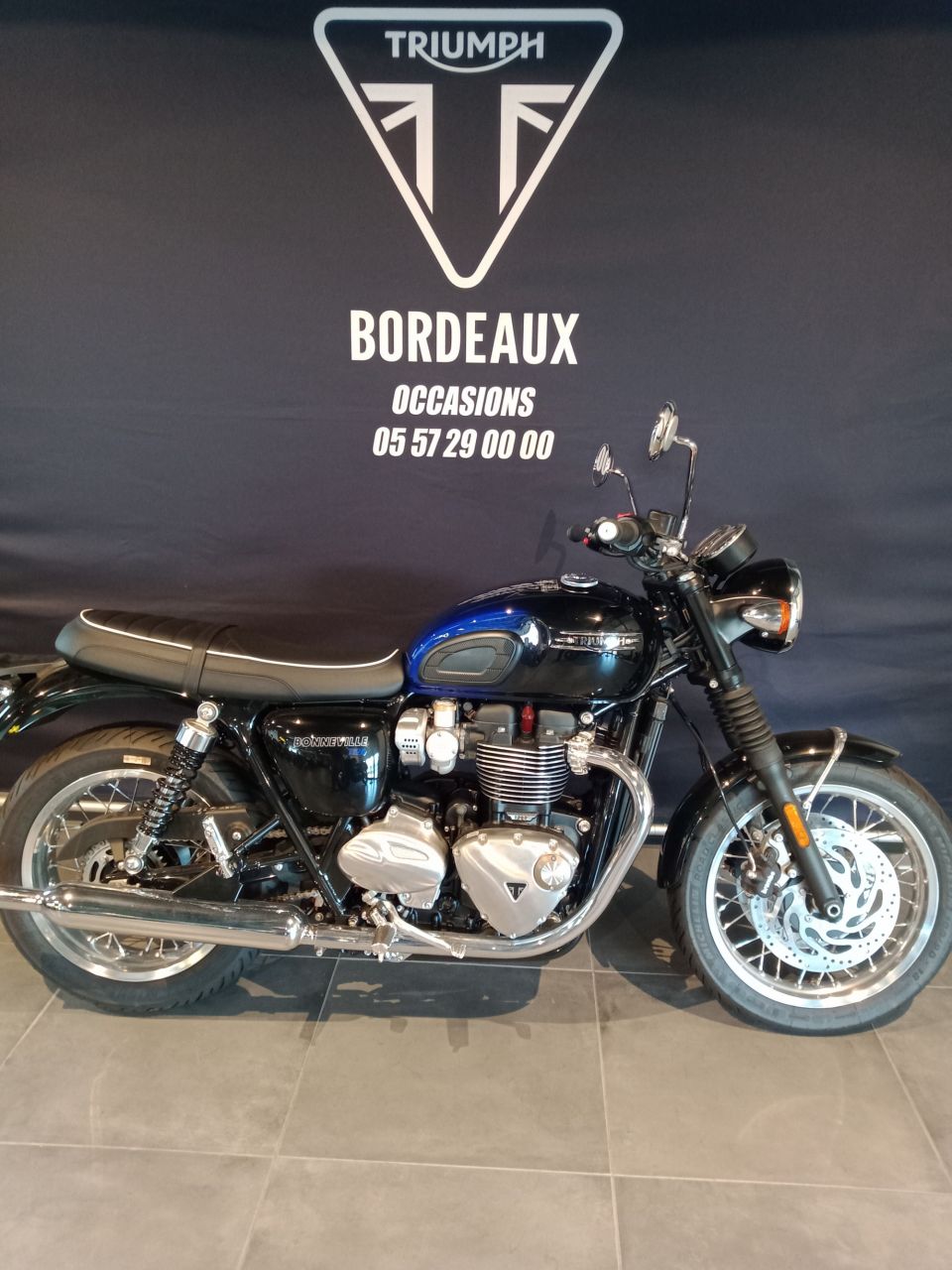 TRIUMPH BONNEVILLE T120 4