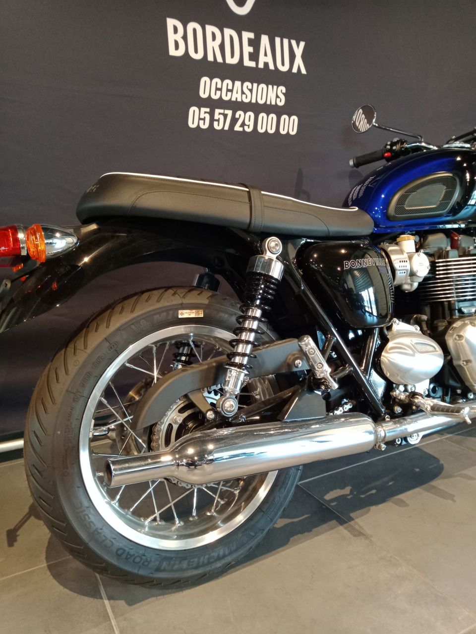 TRIUMPH BONNEVILLE T120 4