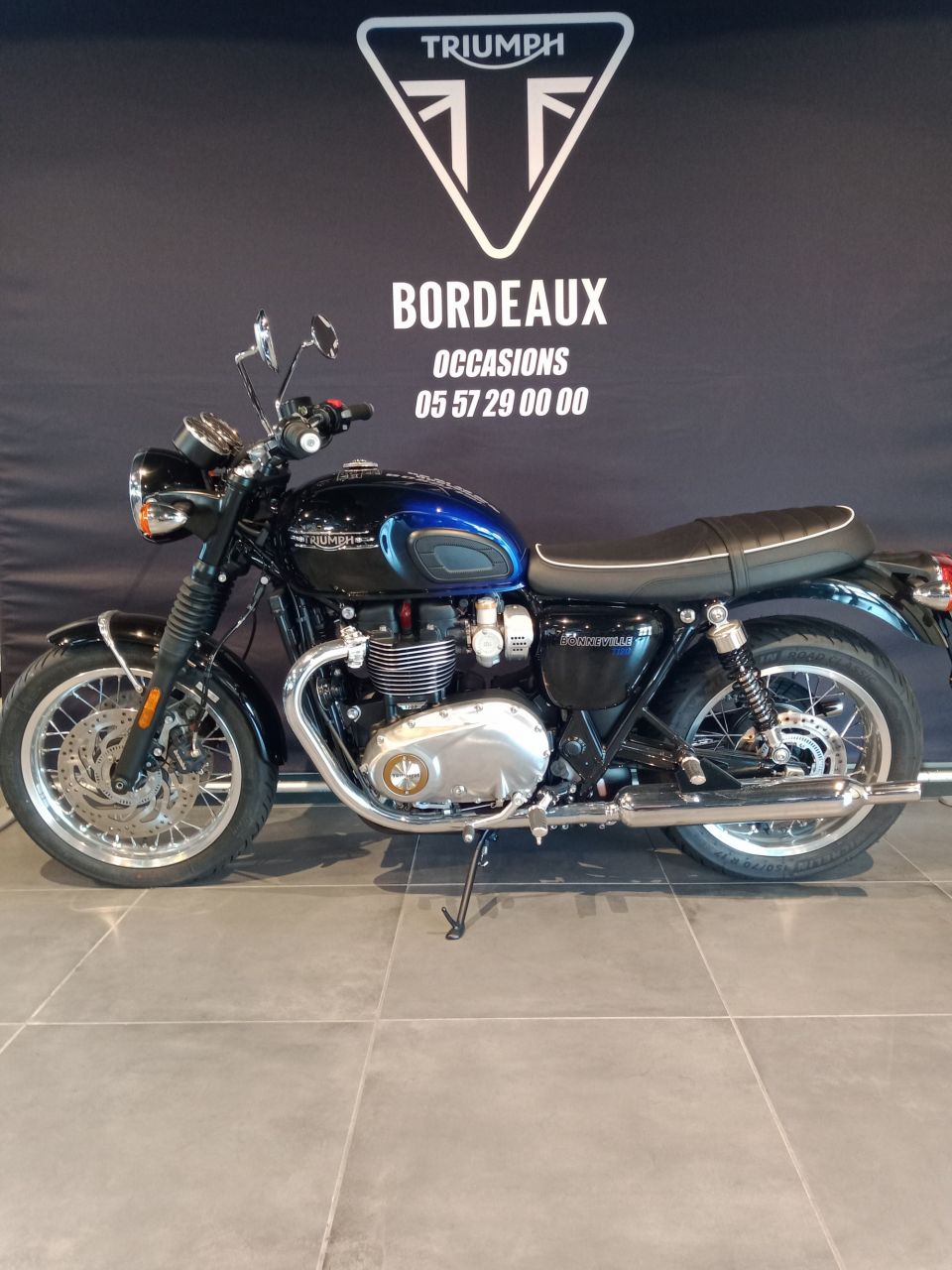 TRIUMPH BONNEVILLE T120 4