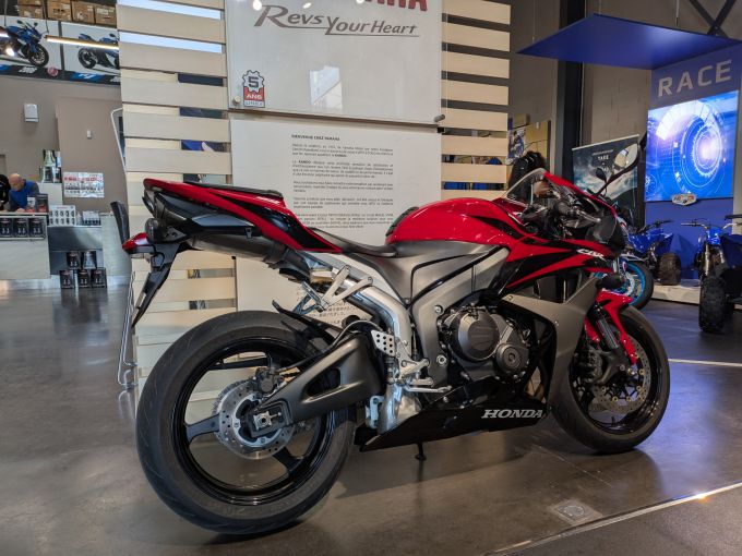 HONDA CBR 600 RR 4