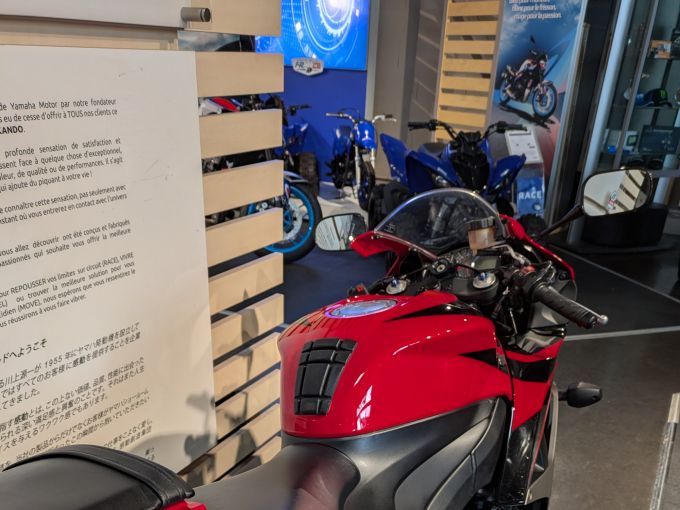 HONDA CBR 600 RR 4