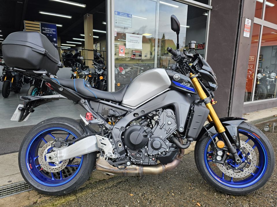 YAMAHA MT-09 SP 4