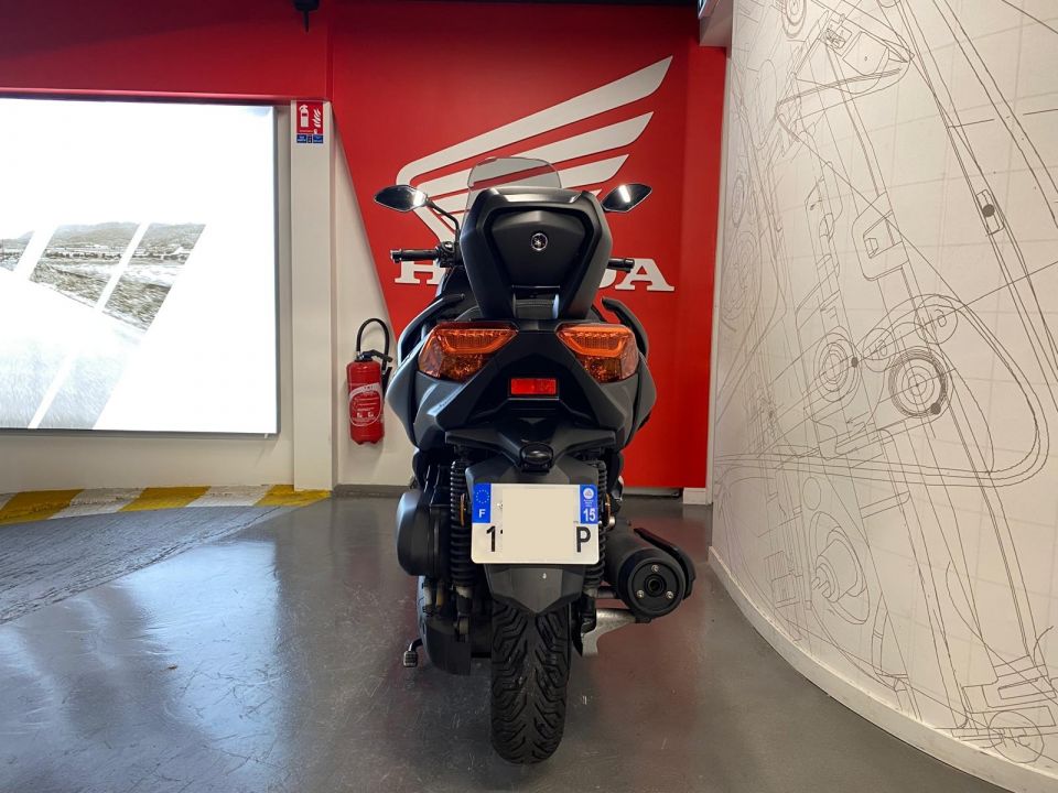 YAMAHA X-MAX 125 4