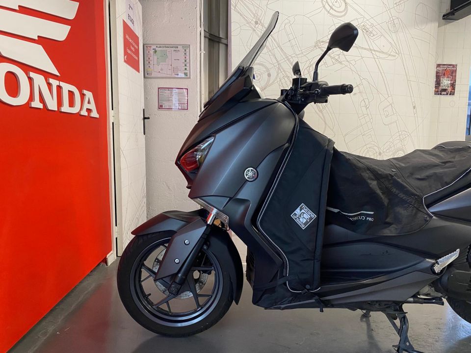 YAMAHA X-MAX 125 4