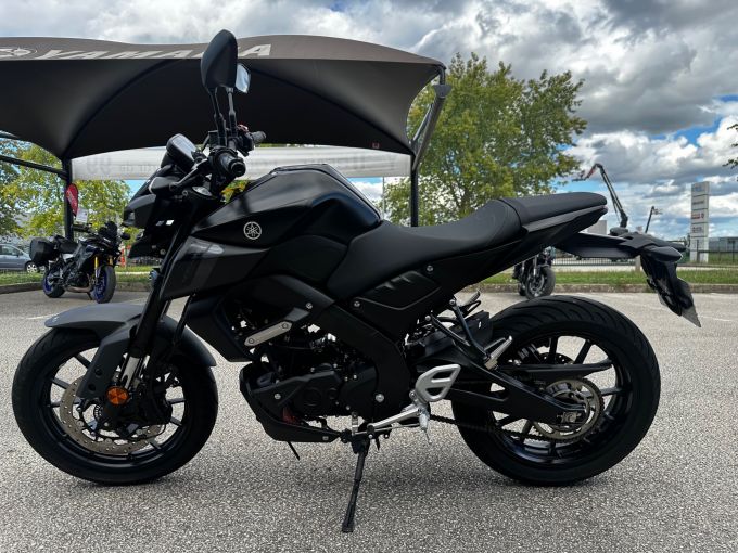 YAMAHA MT-125 ABS 4