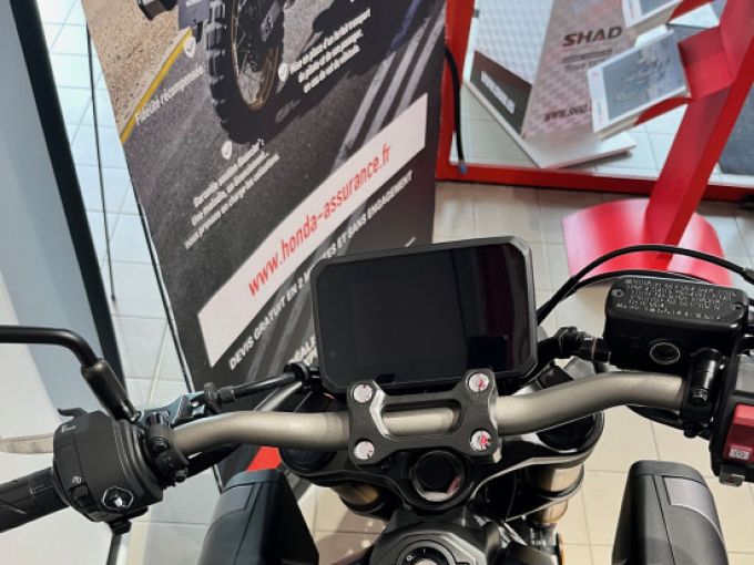 HONDA CB650R Neo Sports Café 4