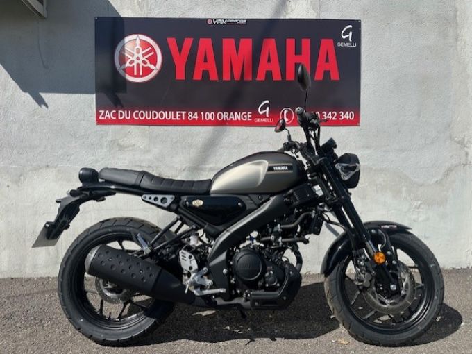 YAMAHA XSR 125 4