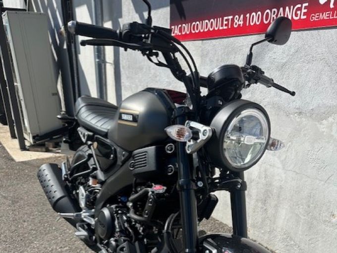 YAMAHA XSR 125 4