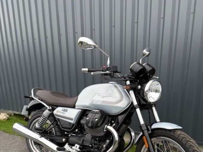 MOTO GUZZI V7 SPECIAL 4