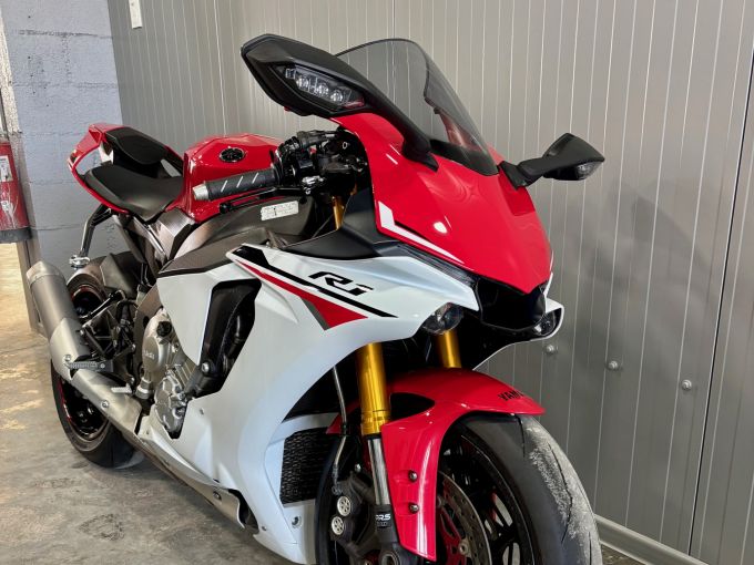 YAMAHA YZF 1000 R1 4