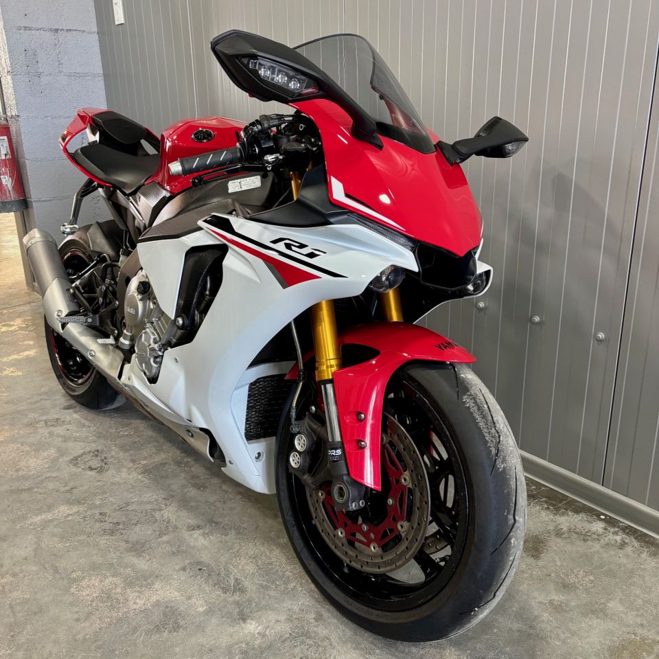 YAMAHA YZF 1000 R1 4