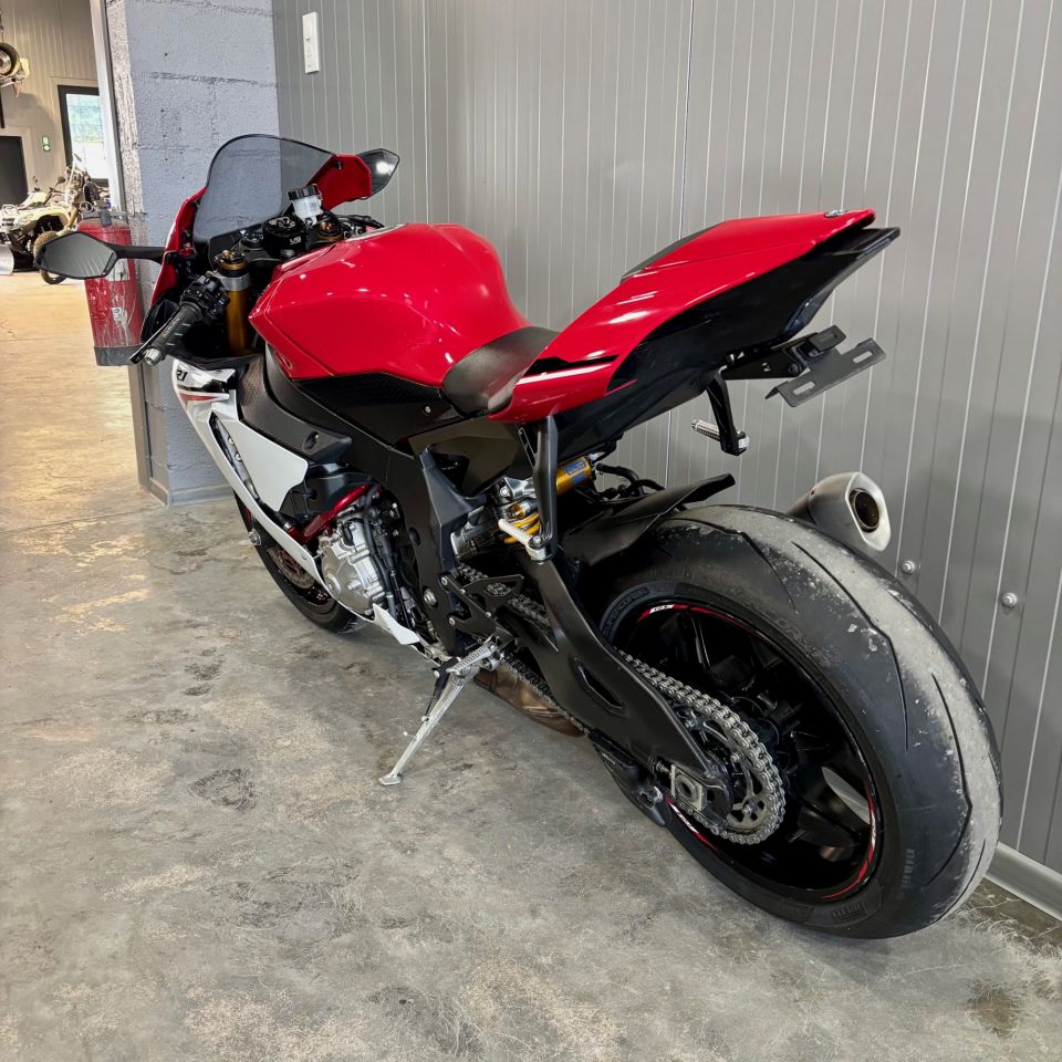 YAMAHA YZF 1000 R1 4