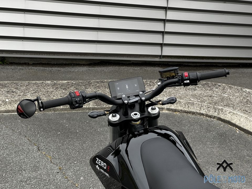 ZERO MOTORCYCLES FXE 7.2 4