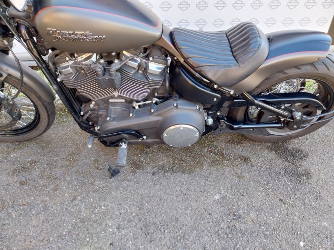 HARLEY-DAVIDSON SOFTAIL STREET BOB 1745 4