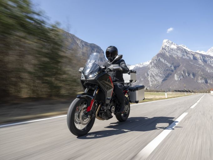 MOTO MORINI X-CAPE 700 4