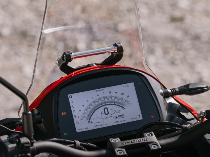 MOTO MORINI X-CAPE 700 4