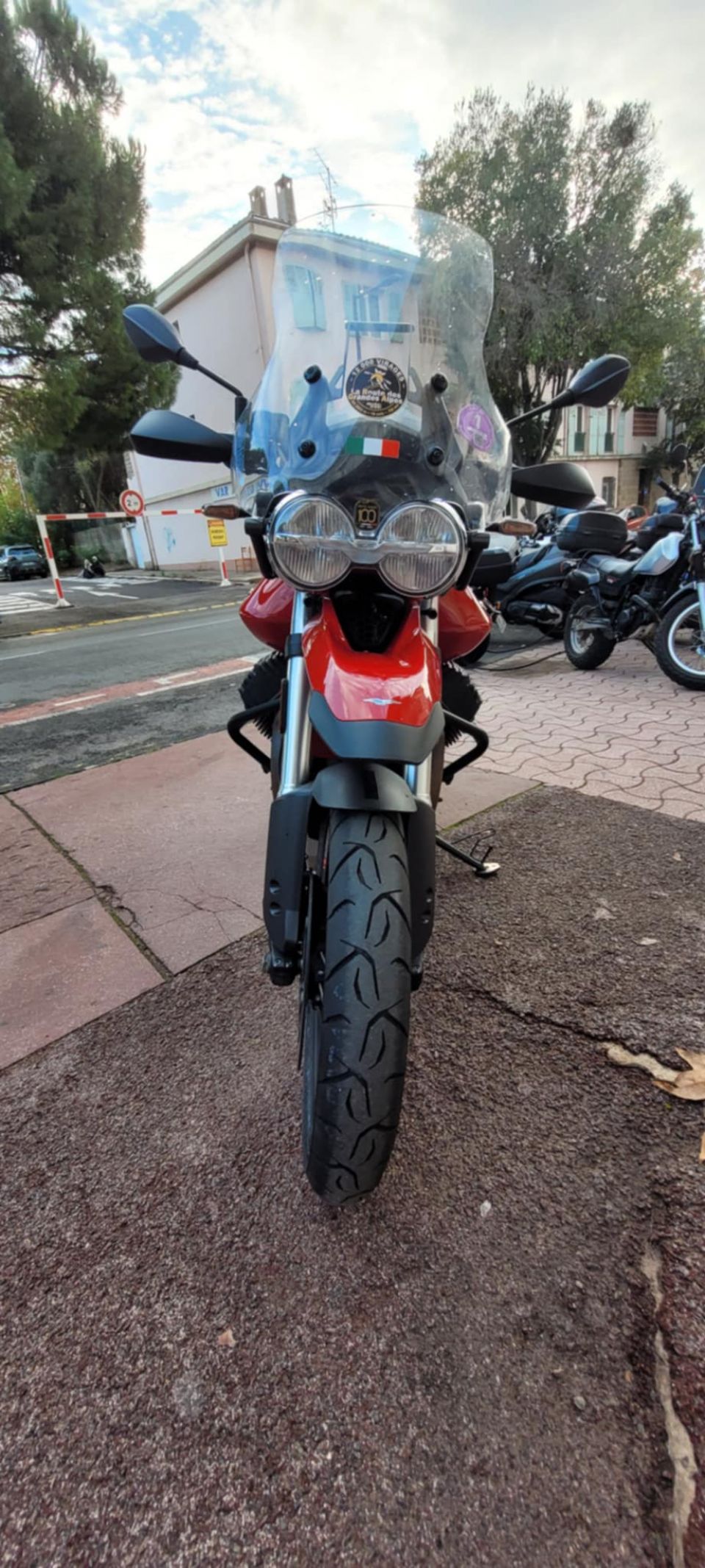 MOTO GUZZI V85 TT 850 4