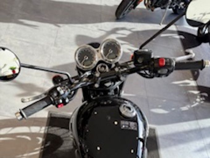 TRIUMPH Bonneville T120 Black 4