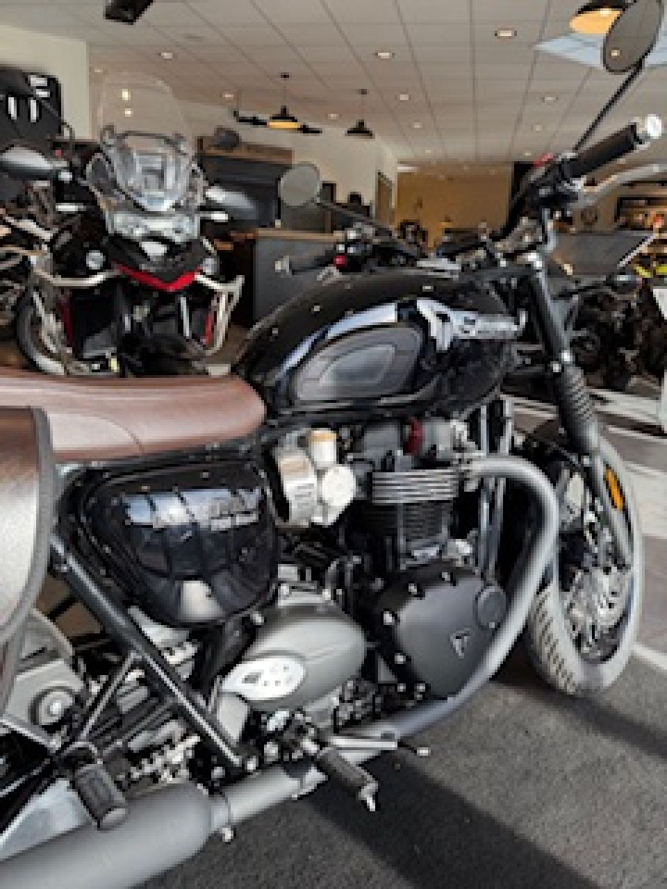 TRIUMPH Bonneville T120 Black 4