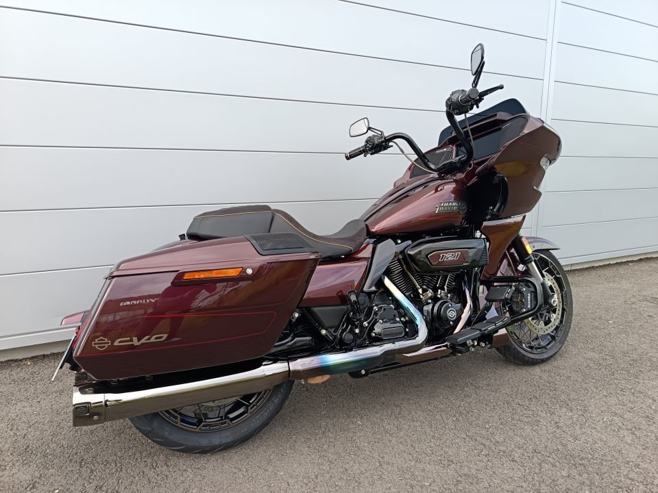 HARLEY-DAVIDSON TOURING ROAD GLIDE 1977 CVO 4