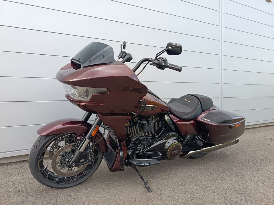 HARLEY-DAVIDSON TOURING ROAD GLIDE 1977 CVO 4