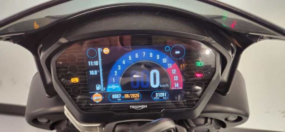 TRIUMPH SPEED TRIPLE 1050 RS 4