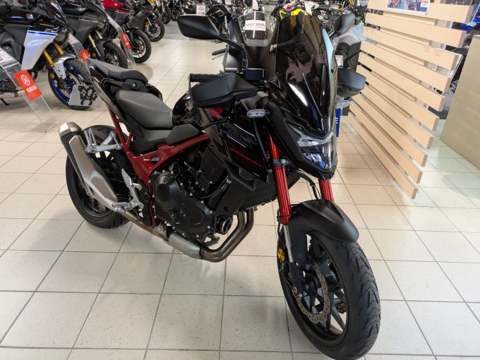 HONDA CB 750 HORNET 4