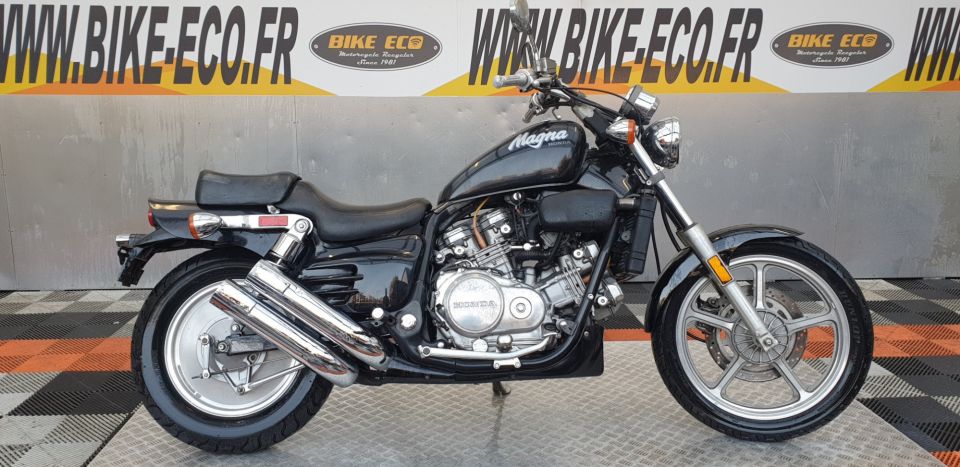 HONDA VF 750C MAGNA 4